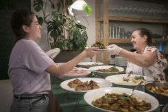 Georgina serving her tabbouleh at Tawlet Souk el Tayeb. (Credit: João Sousa/L'Orient Today)