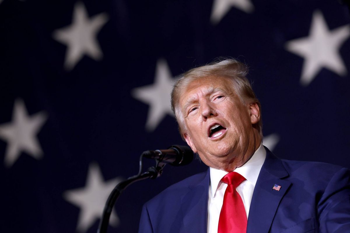 Trump, inculpé, se dit victime d'une 