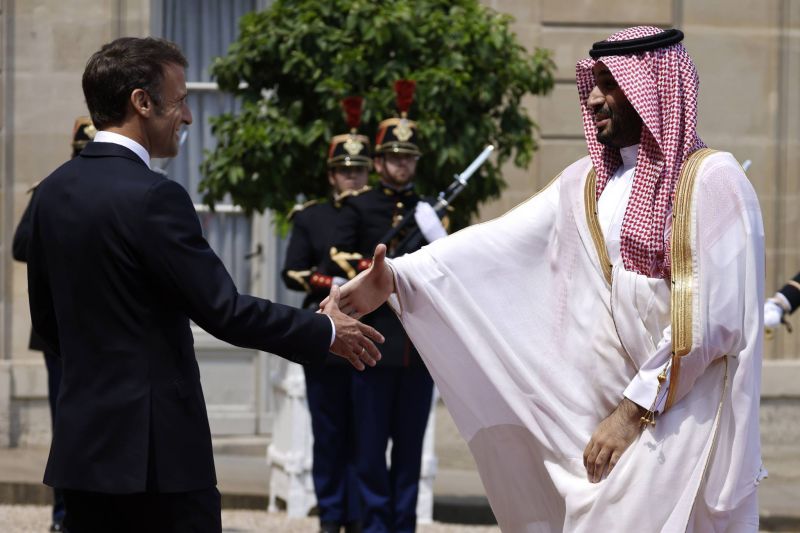 Tête à tête à l'Élysée entre Macron et le prince héritier saoudien