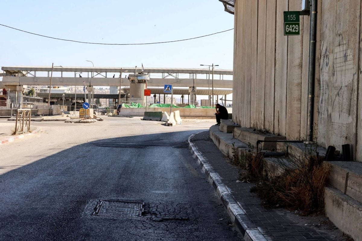 Les forces israéliennes abattent un homme armé ayant ouvert le feu sur un checkpoint