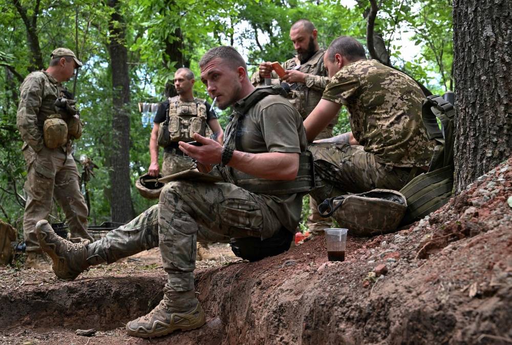 Le pont frappé par Kiev entre la Crimée et une zone occupée 