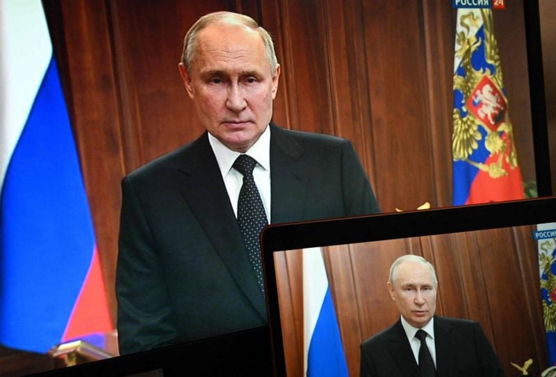Poutine est au Kremlin, affirme son porte-parole