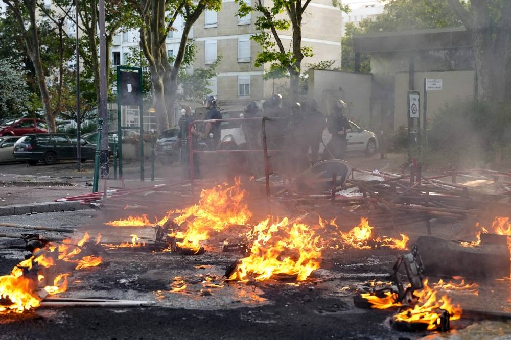 Tensions en France et craintes d' Tensions en France et craintes d'