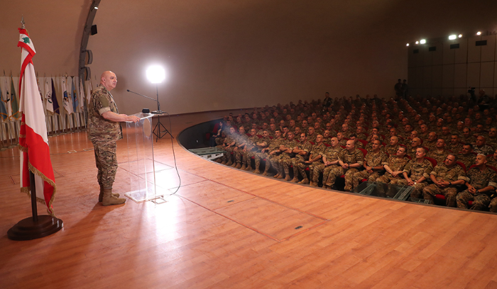 Joseph Aoun appelle à procéder aux nominations du Conseil militaire