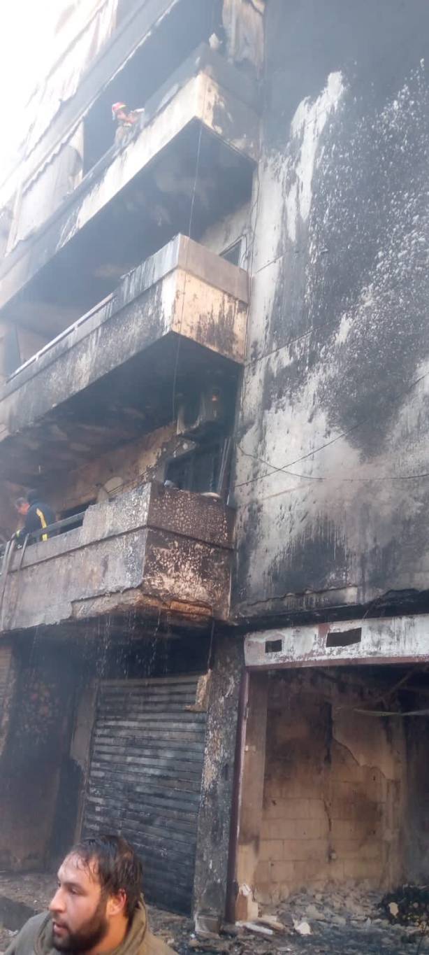 Un incendie ravage un immeuble résidentiel à Zokak el-Blat, pas de blessés