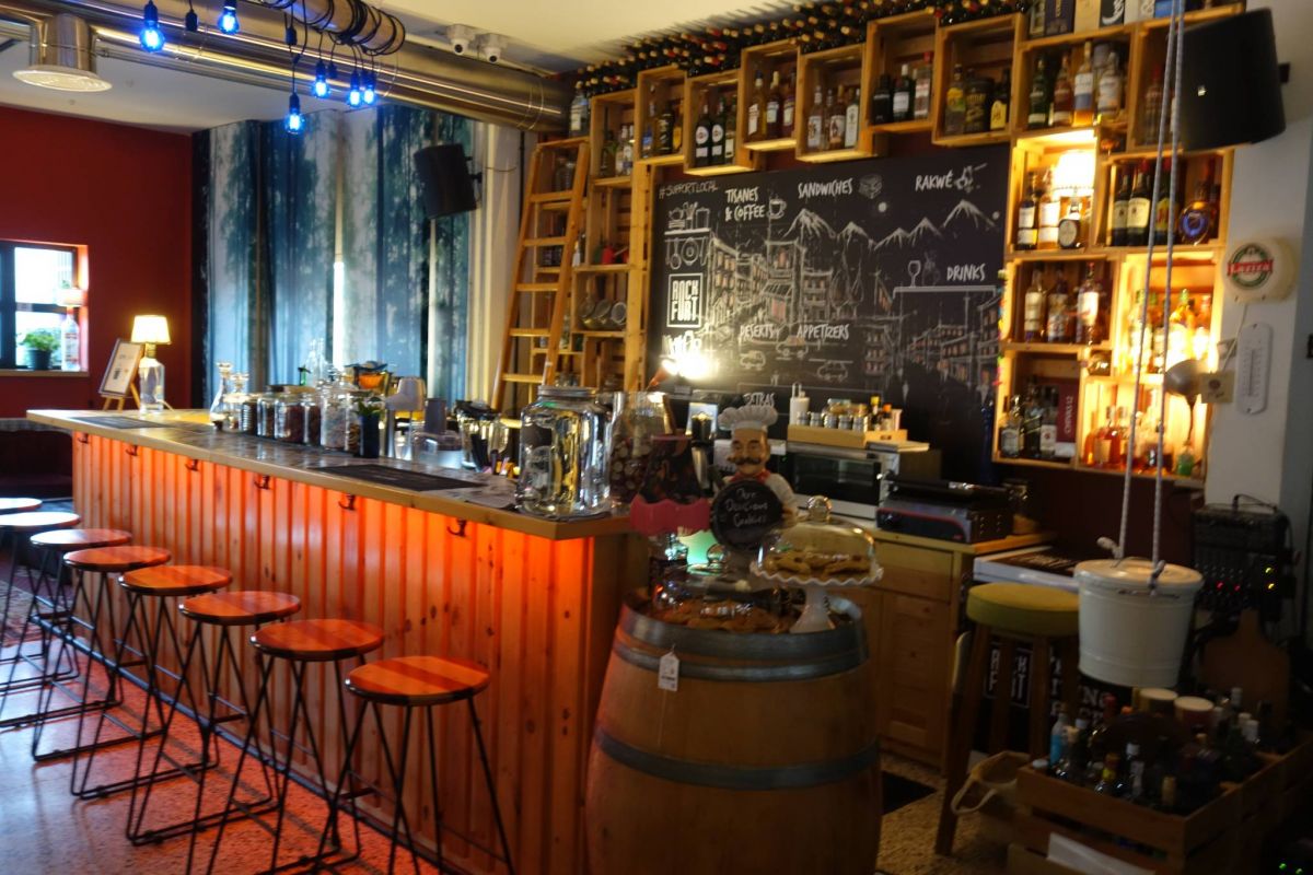À Hrajel, la boutique RockFort est un véritable bouillon de culture