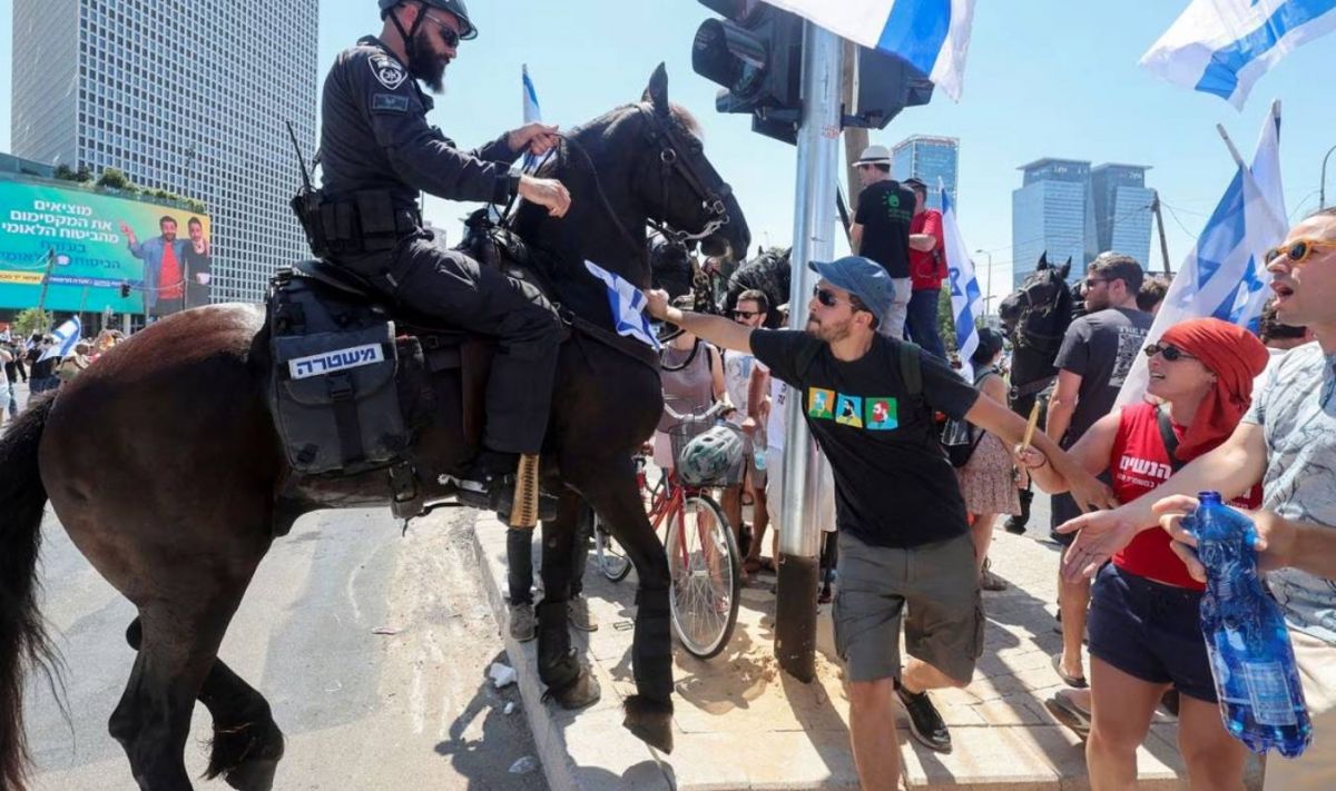 Israel protests flare over Netanyahu's new Supreme Court bill