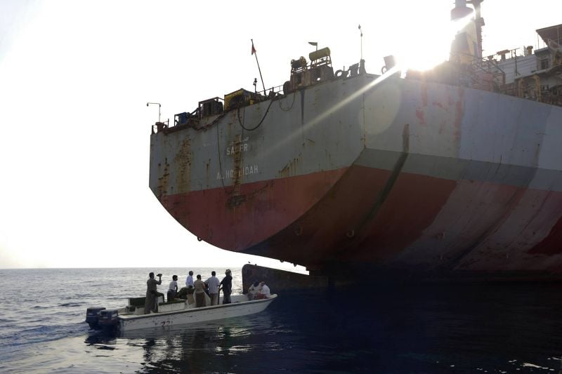 Washington déploie navire et avions militaires pour prévenir la saisie de bateaux par l'Iran