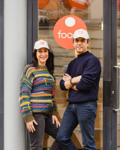 Rania et Ghassan Fleifel devant leur Foor'n. Photo DR