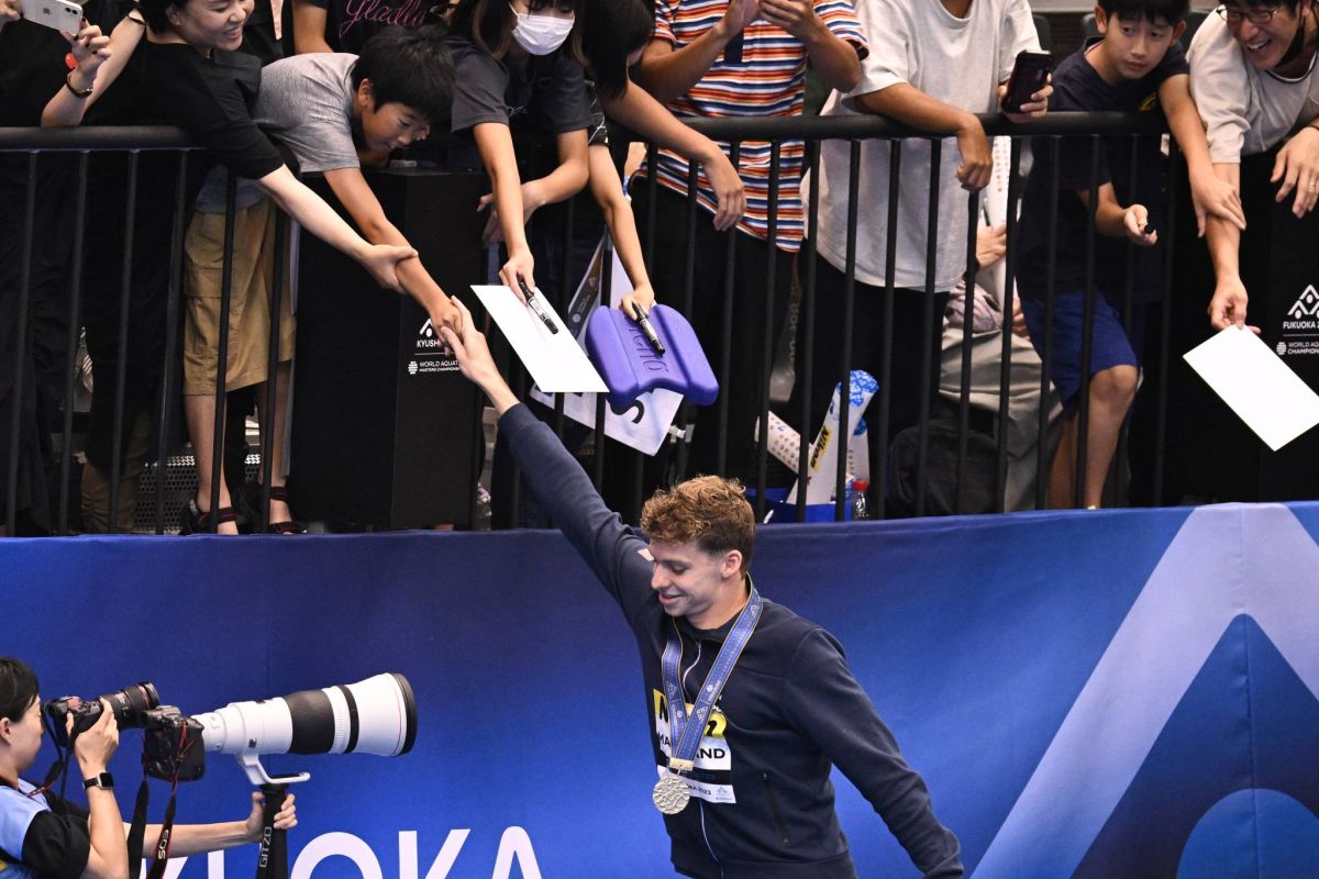 Léon Marchand trois fois champion du monde à 21 ans