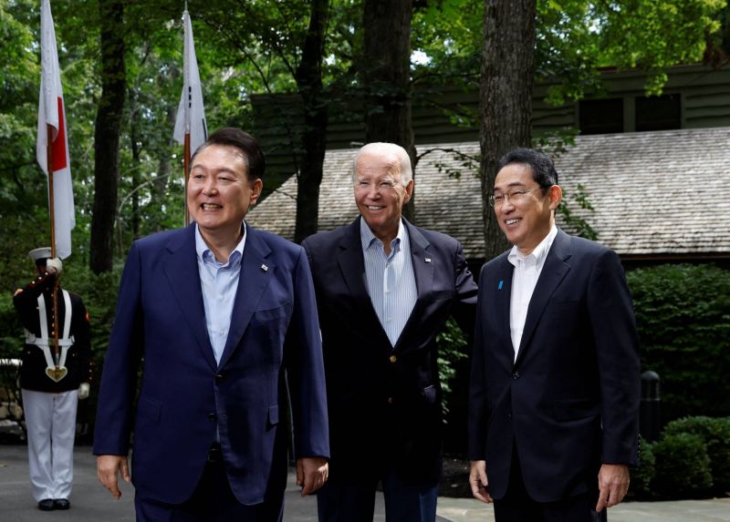 A Camp David, Biden célèbre une « nouvelle ère » avec Séoul et Tokyo