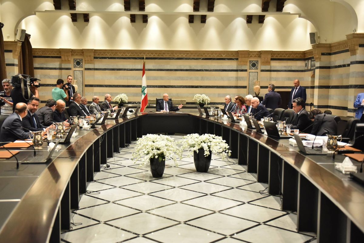 Cabinet agrees on dollar incentives for public teachers 'to ensure start of school year' Cabinet agrees on dollar incentives for public teachers 'to ensure start of school year'