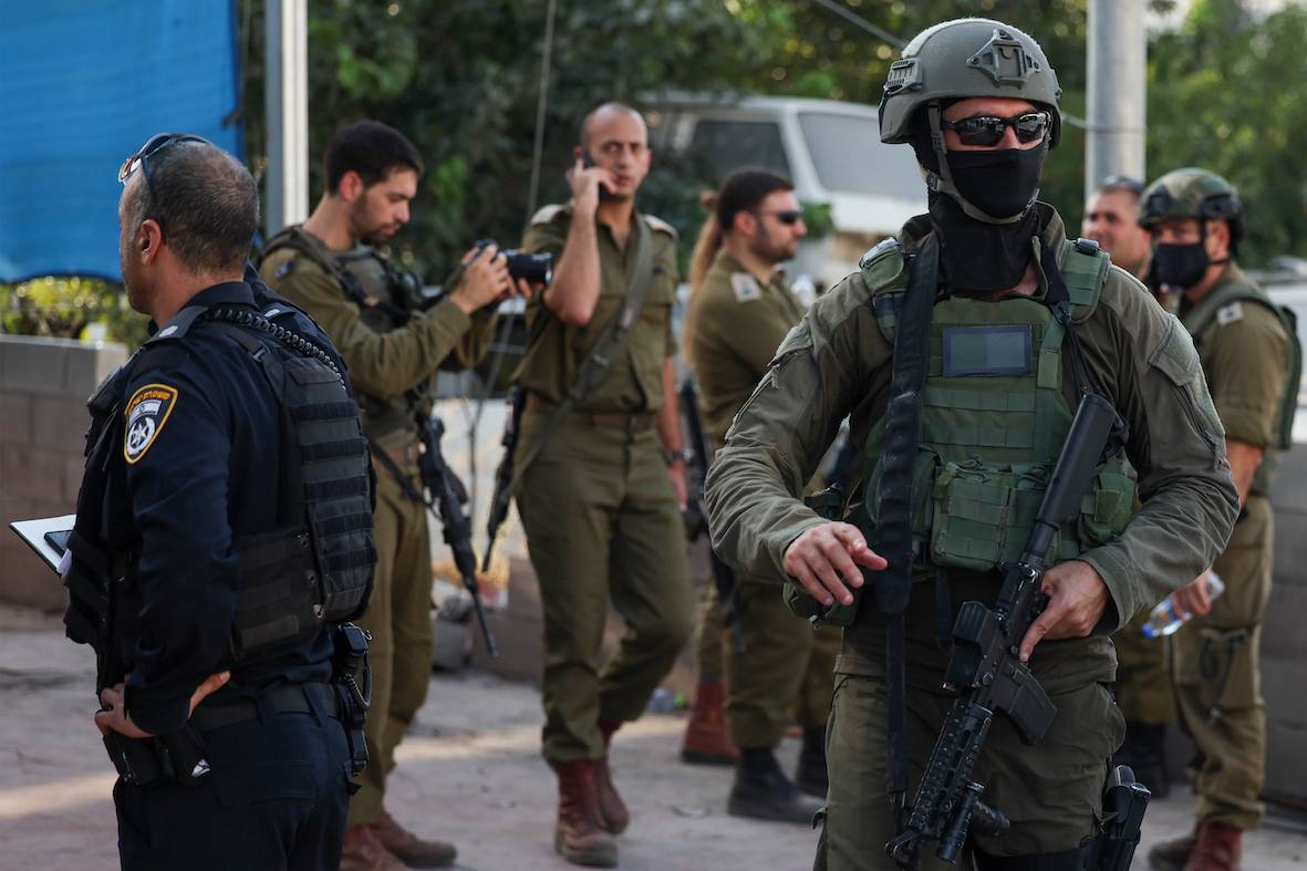 Schools shut as troops hunt for West Bank shooting suspect Schools shut as troops hunt for West Bank shooting suspect