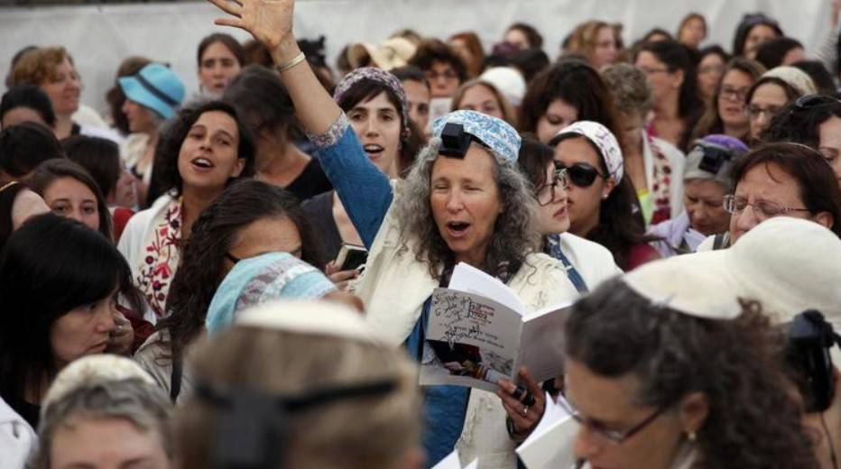 Des femmes manifestent contre la ségrégation de genre dans les transports