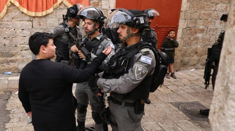 Violences policières : un Palestinien marqué d’une étoile de David sur la joue