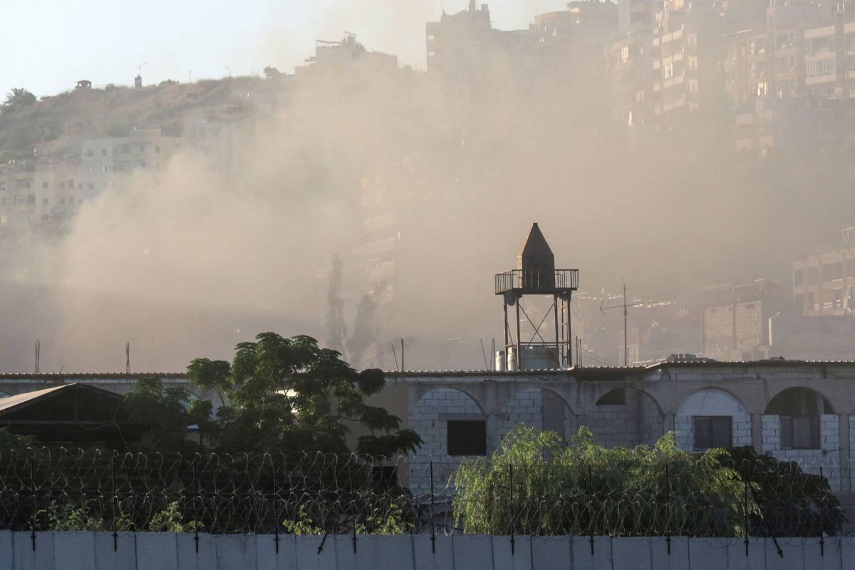 Combats à Aïn el-Héloué : des centaines de déplacés fuient à nouveau le camp