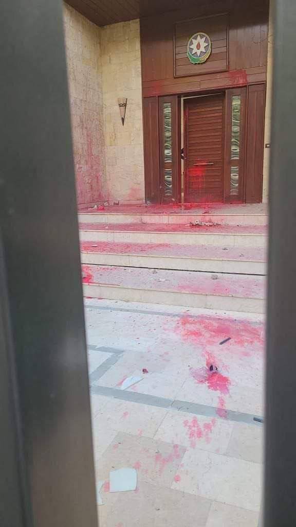 Investigation launched after projectiles thrown at Azerbaijan embassy in Lebanon