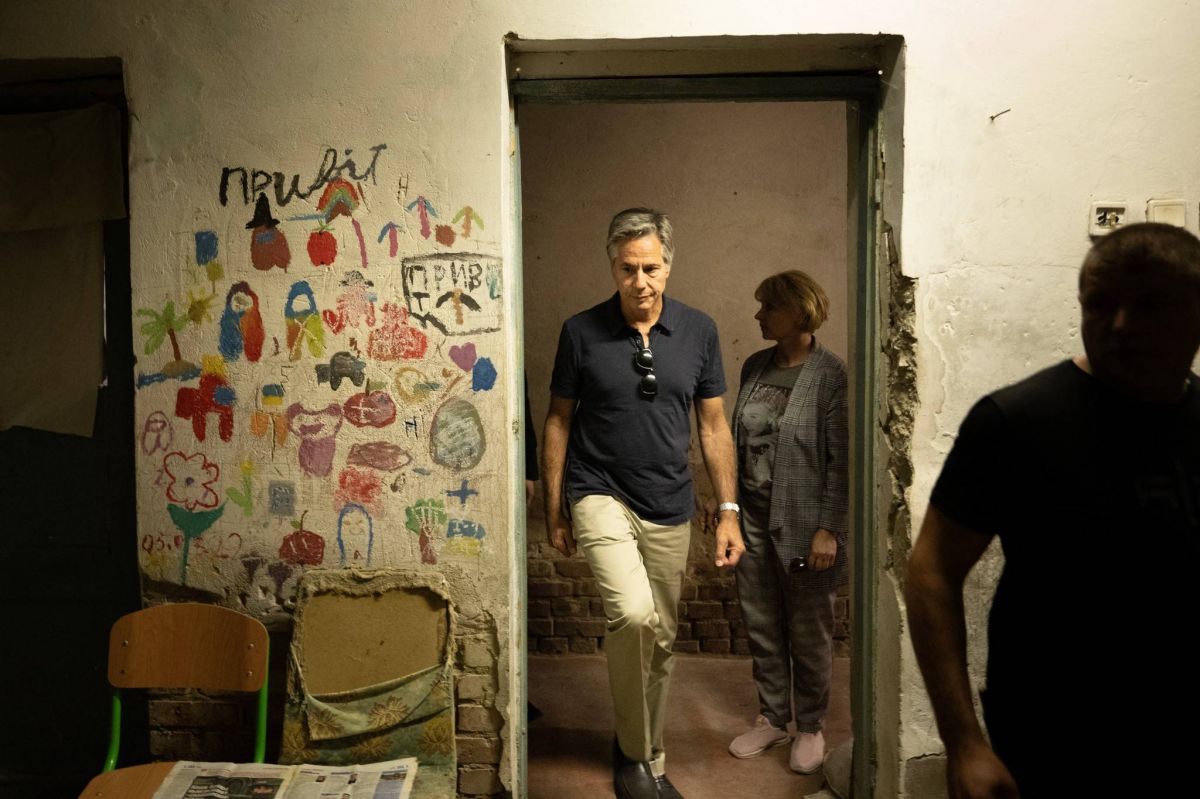 Dans les « caves de la mort », Blinken loue la résilience des Ukrainiens