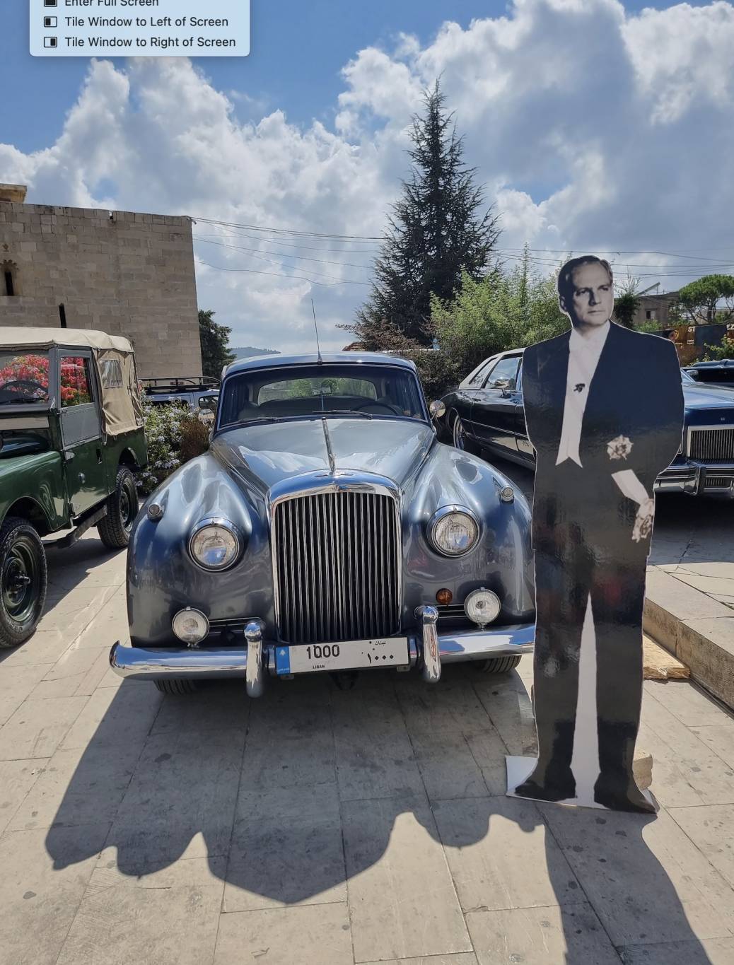 Exposition de voitures anciennes à Deir el-Qamar