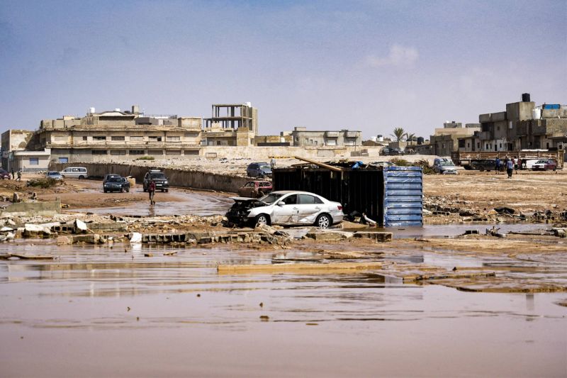 Eastern Libya authorities say 2,000 dead in flood, thousands missing