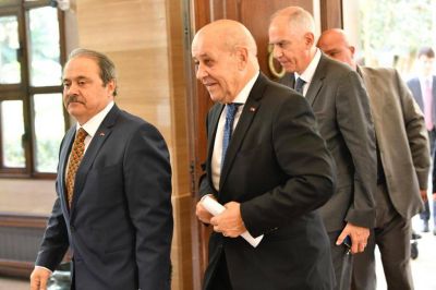 Présidentielle : À Beyrouth, Le Drian espère que l'initiative de Berry sera « un début de solution »
