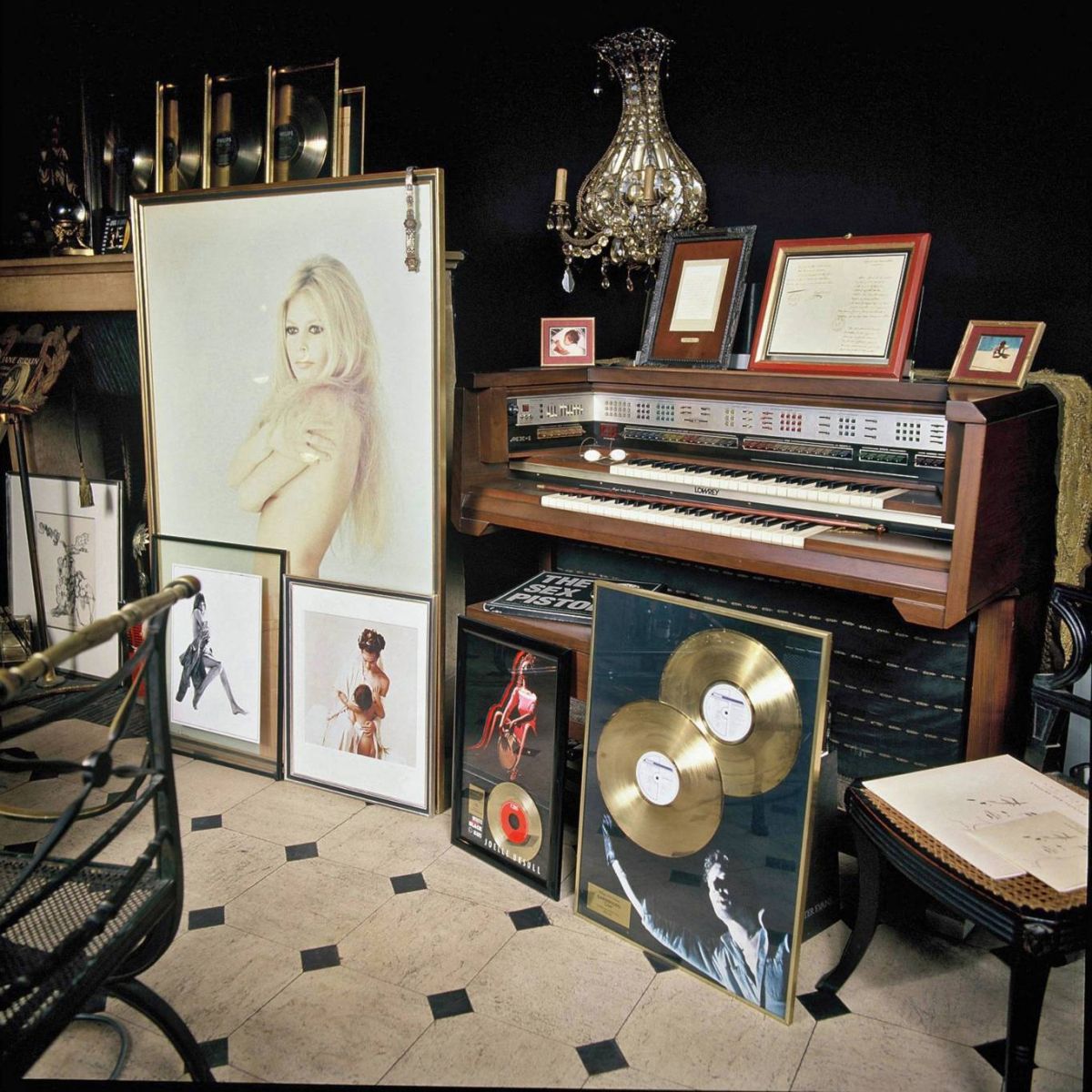 À l’intérieur du 5 bis rue de Verneuil, sanctuaire intime de Serge Gainsbourg