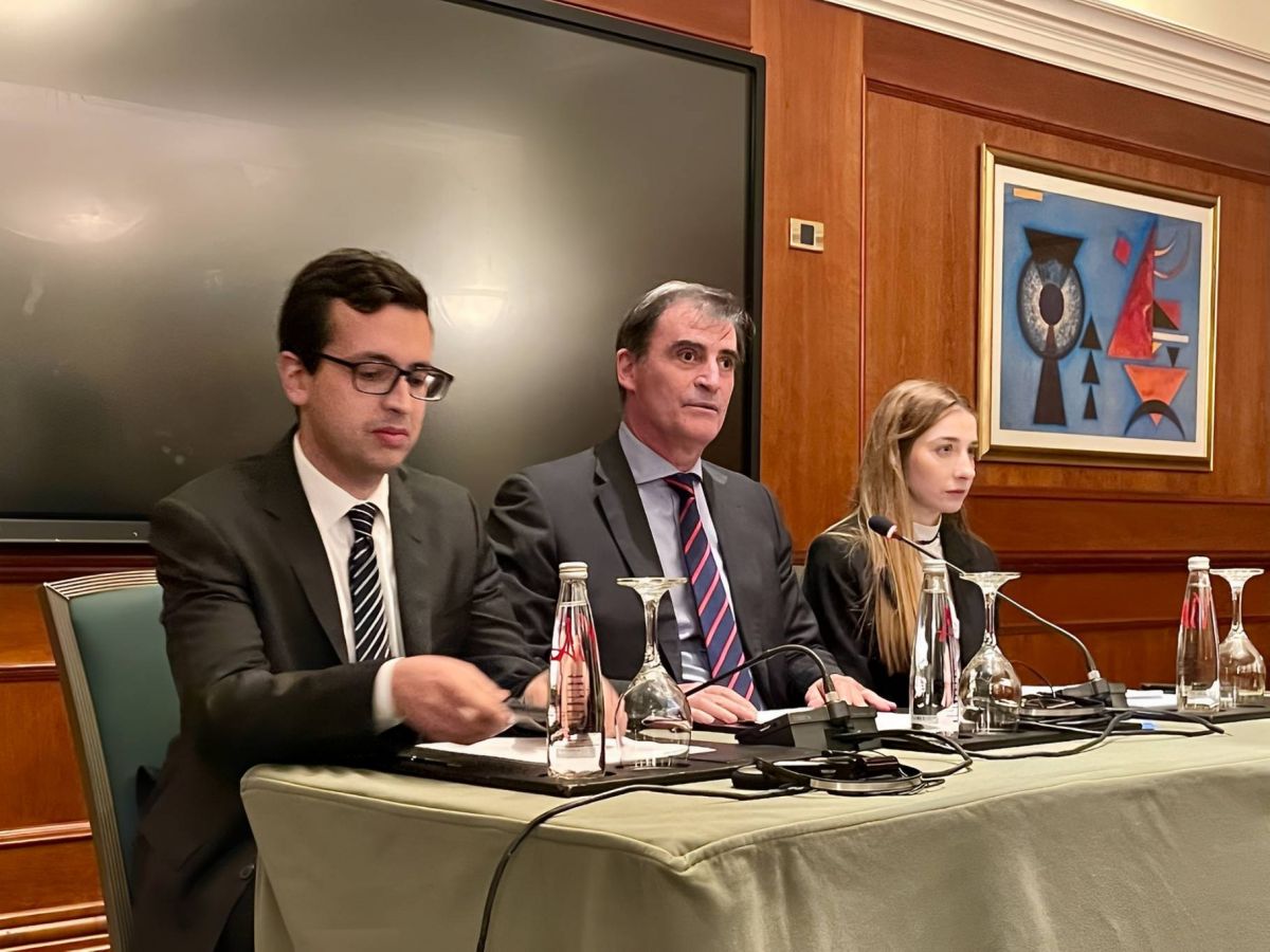 Face au FMI, les députés et le patronat s’arc-boutent sur leurs positions