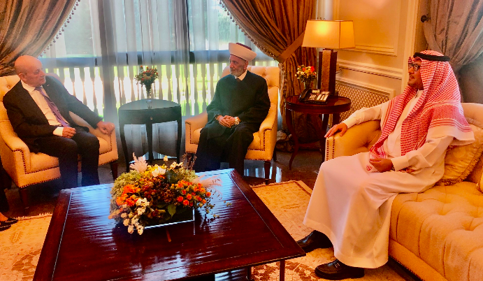 Au troisième jour de sa visite au Liban, Le Drian rencontre Raï, Deriane et des députés sunnites Au troisième jour de sa visite au Liban, Le Drian rencontre Raï, Deriane et des députés sunnites