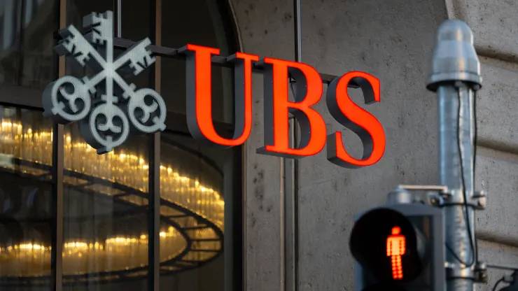 Des citoyens suisses veulent un vote populaire pour partiellement nationaliser UBS