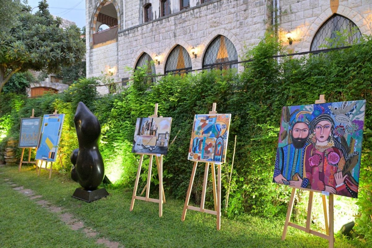 Quand l’Orient rencontre l’Occident à travers 70 œuvres de 45 artistes Quand l’Orient rencontre l’Occident à travers 70 œuvres de 45 artistes