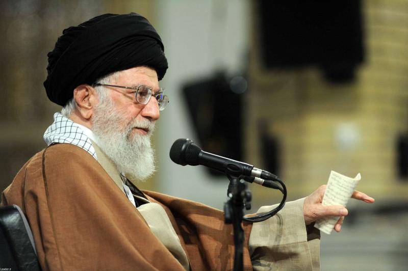 Khamenei autorise des discussions directes avec les États-Unis sur le nucléaire