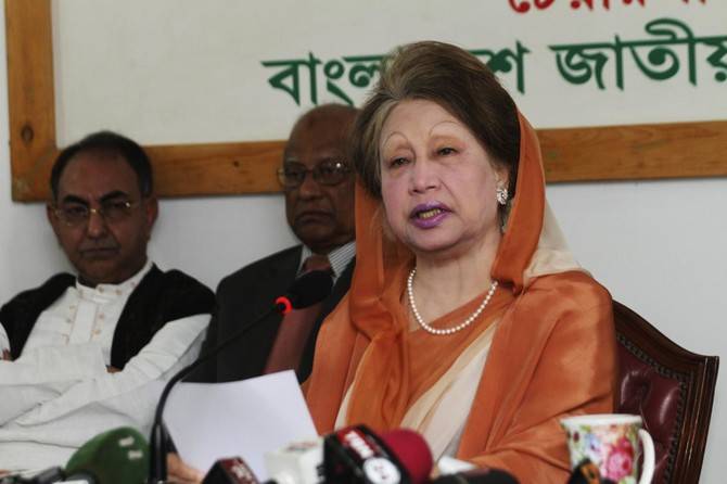 Le Bangladesh interdit à une dirigeante de l'opposition d'aller se faire soigner à l'étranger Le Bangladesh interdit à une dirigeante de l'opposition d'aller se faire soigner à l'étranger