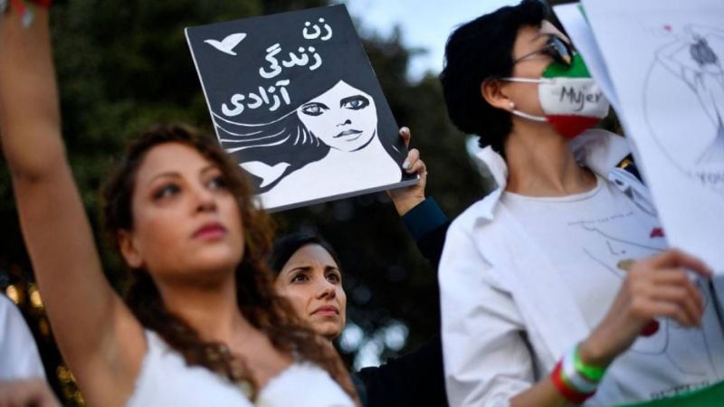 Une adolescente iranienne dans le coma après une altercation supposée avec la police des mœurs