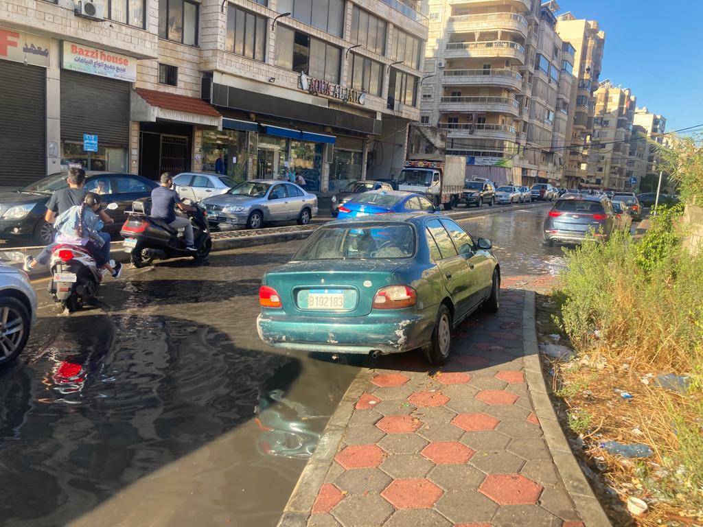 Civil Defense rescues passengers from car amid flooding following latest rainfall Civil Defense rescues passengers from car amid flooding following latest rainfall