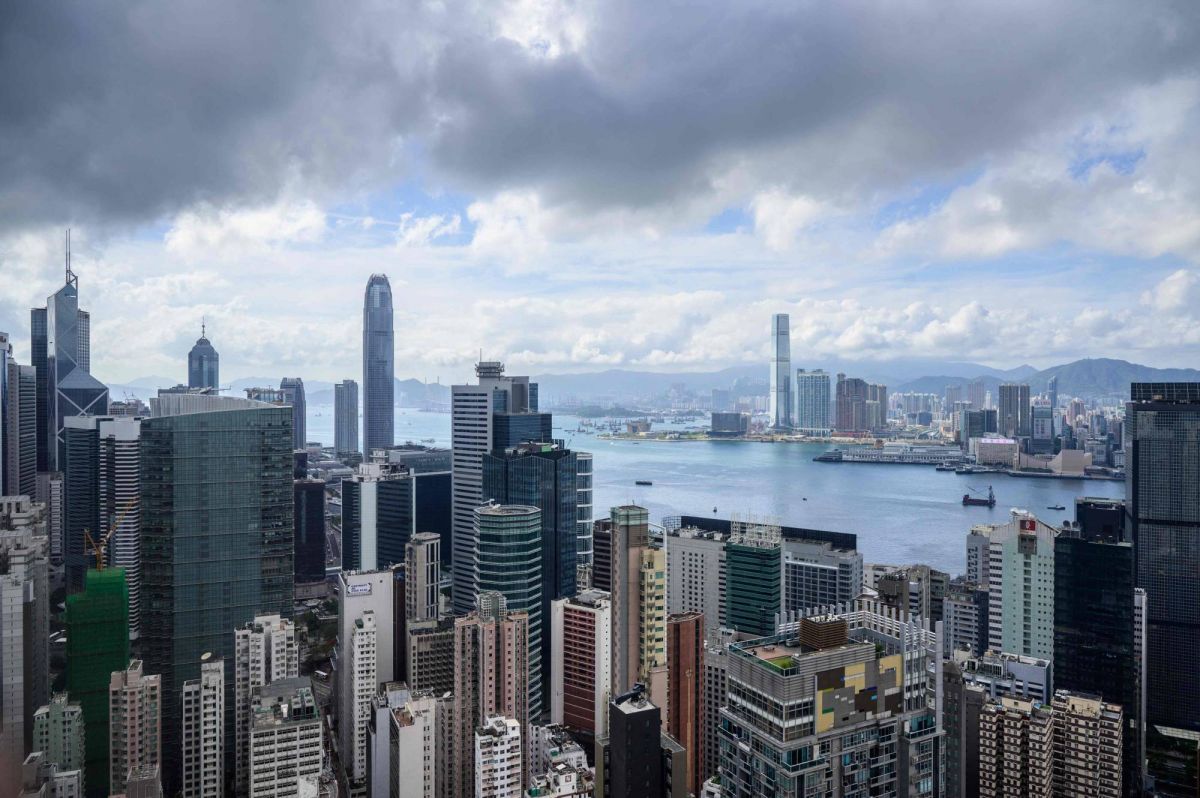 Hong Kong relève l'alerte du typhon Koinu au troisième niveau, le plus élevé