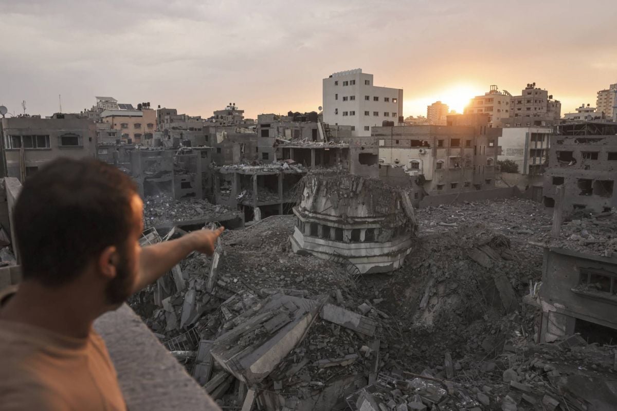 « Terrifiant » : Face aux bombardements israéliens, des milliers de Gazaouis fuient leurs maisons