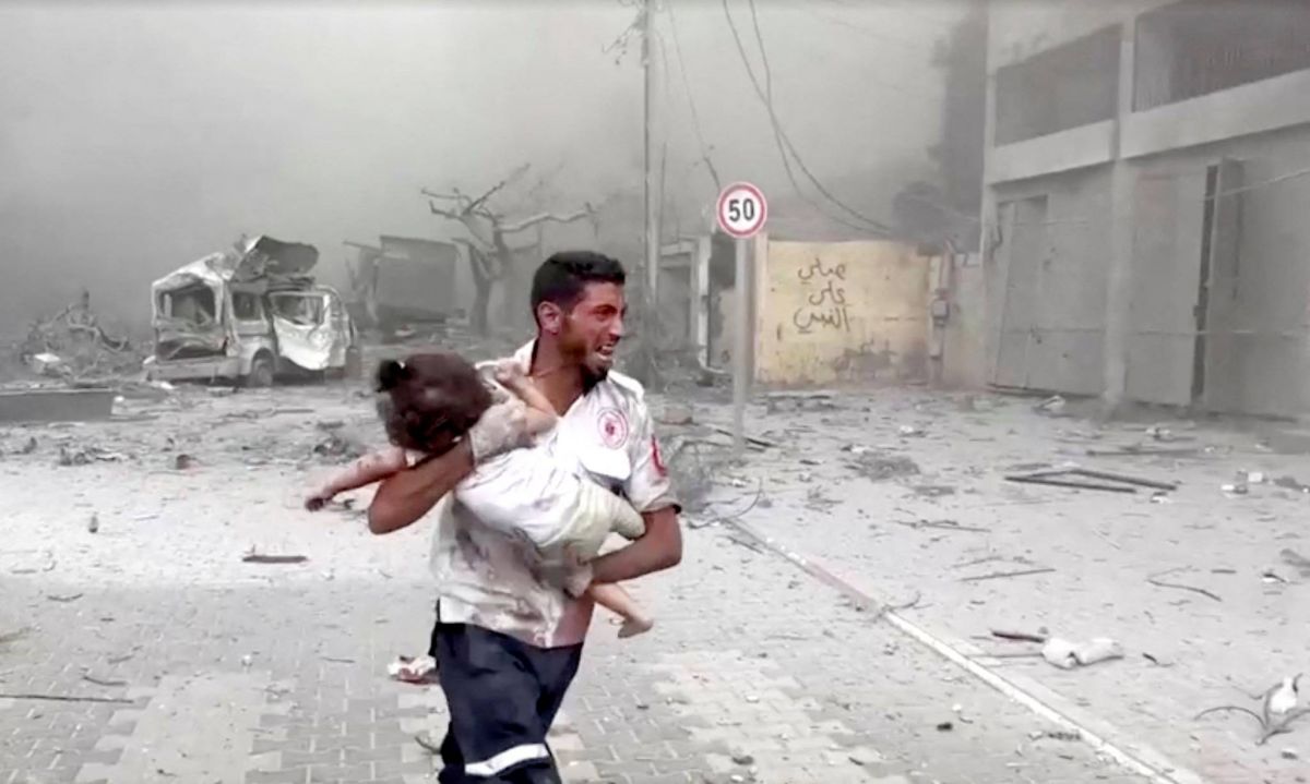 Destructions, détresse et morts : les images de Gaza, lundi, sous les bombardements israéliens