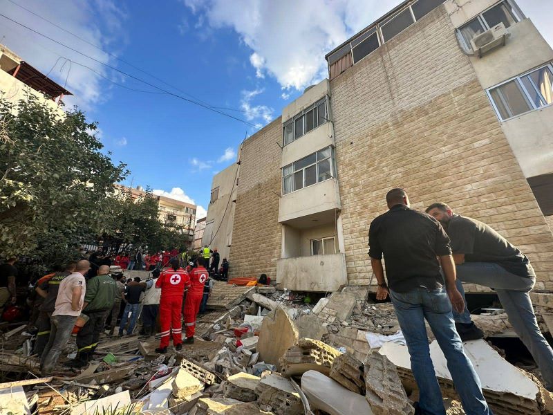 Cinq disparus toujours recherchés sous les décombres à Mansouriyé
