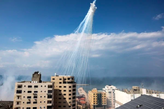 Is Israel's use of white phosphorus in Lebanon and Gaza legal?