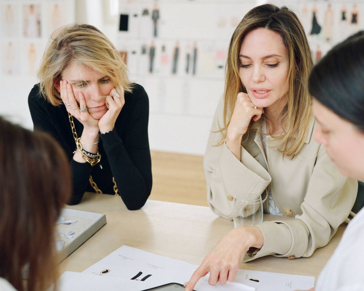 La marque de luxe Chloé collabore avec Angelina Jolie pour une collection éthique