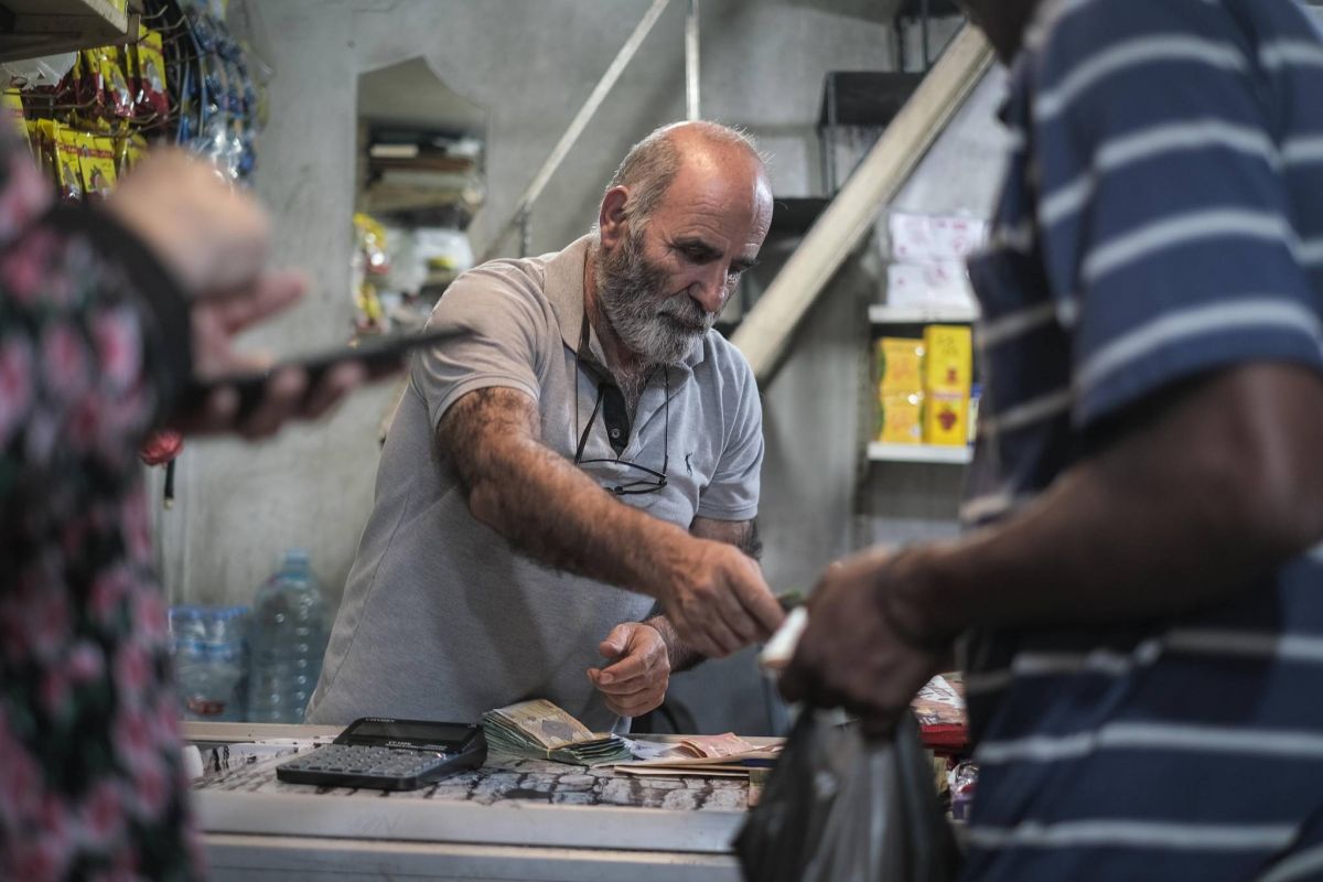 To stockpile or not to stockpile: Lebanese grocery shoppers split over potential war To stockpile or not to stockpile: Lebanese grocery shoppers split over potential war