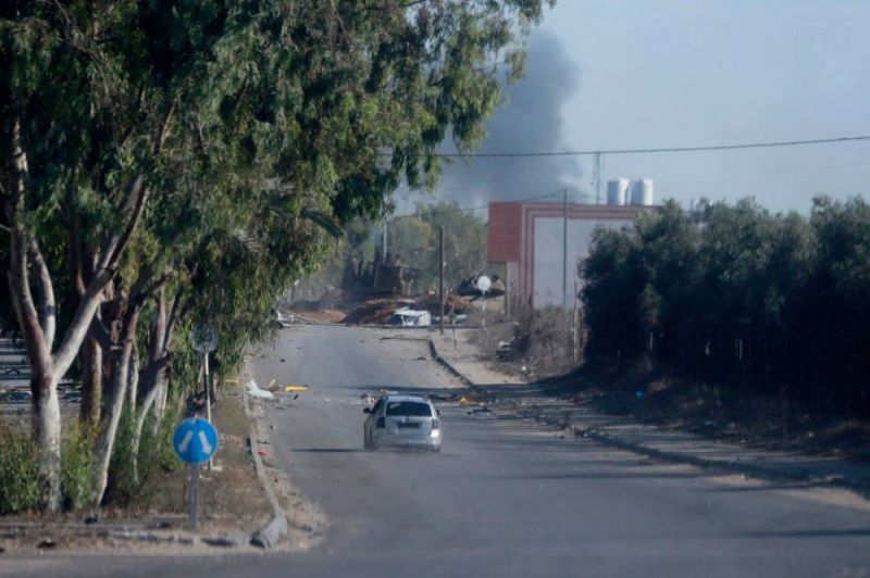 Des chars israéliens à la lisière de Gaza : on fait le point à 12h45