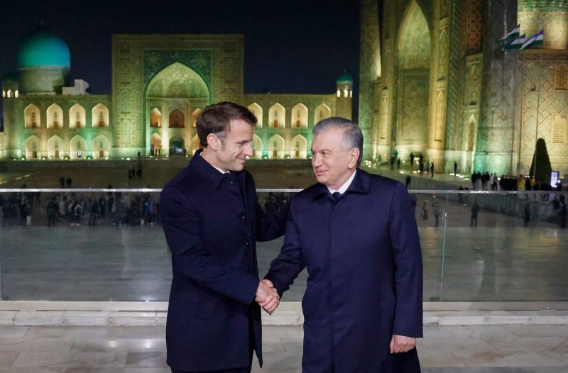 En Ouzbékistan, Macron poursuit sa tournée en Asie centrale