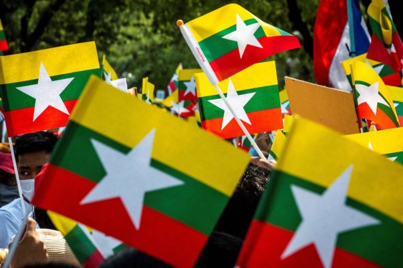 Combats en Birmanie : le pays menacé d'éclatement, selon le président soutenu par la junte