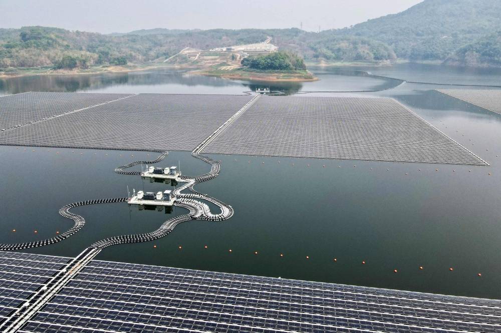 L'Indonésie inaugure le plus vaste parc solaire flottant de la région