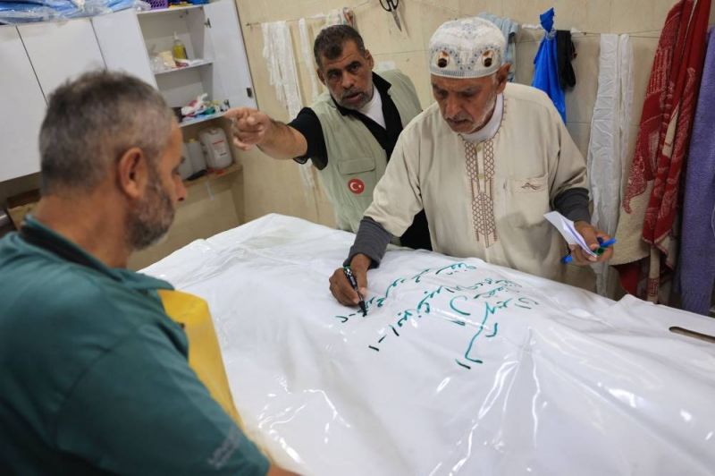 Au milieu des combats, les hôpitaux de Gaza en passe de se transformer en « morgues », alerte MSF