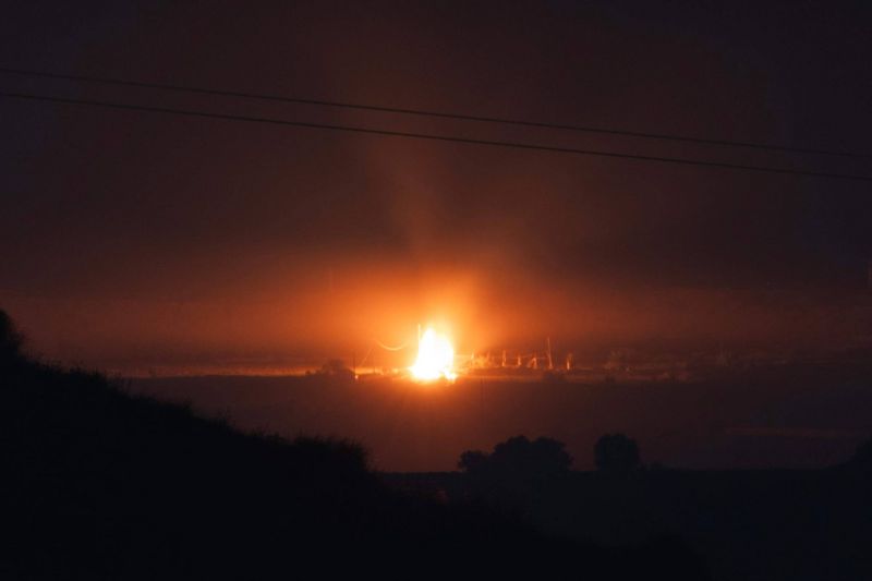 Ce qu'il faut savoir ce matin : le carburant commence à entrer à Gaza, 26 morts dans une frappe