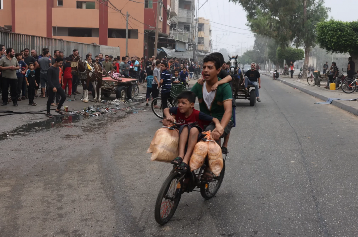 Les déplacés de Gaza dans la poussière, le froid et la faim