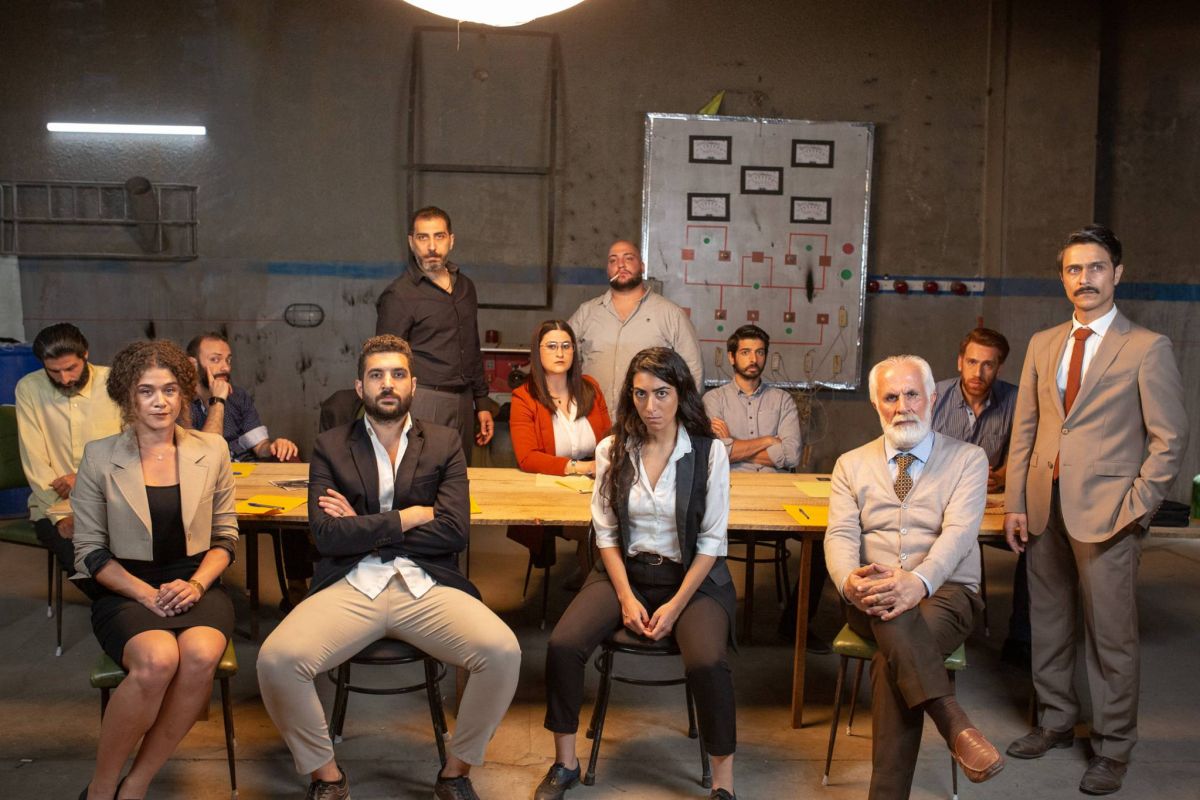 « Tnaash », une adaptation à la sauce libanaise de « Douze hommes en colère » « Tnaash », une adaptation à la sauce libanaise de « Douze hommes en colère »