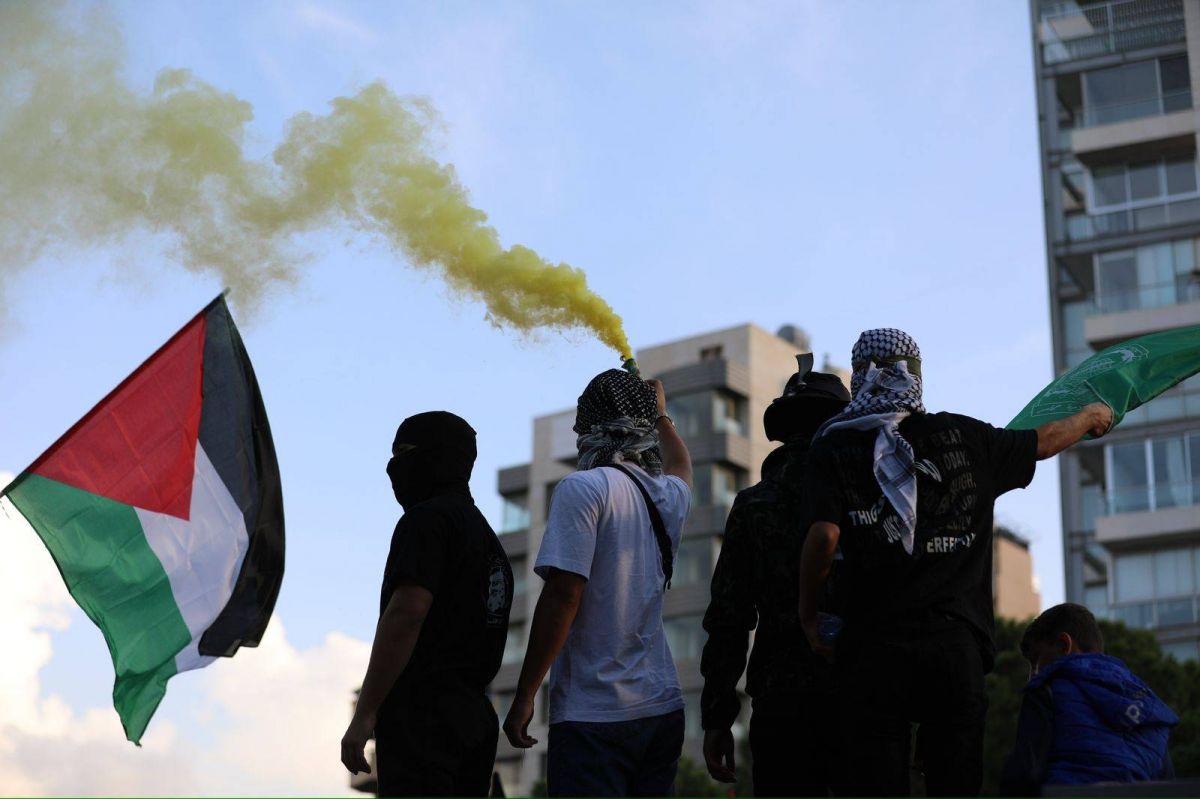 Hundreds gather for pro-Palestinian rally outside British embassy in Beirut